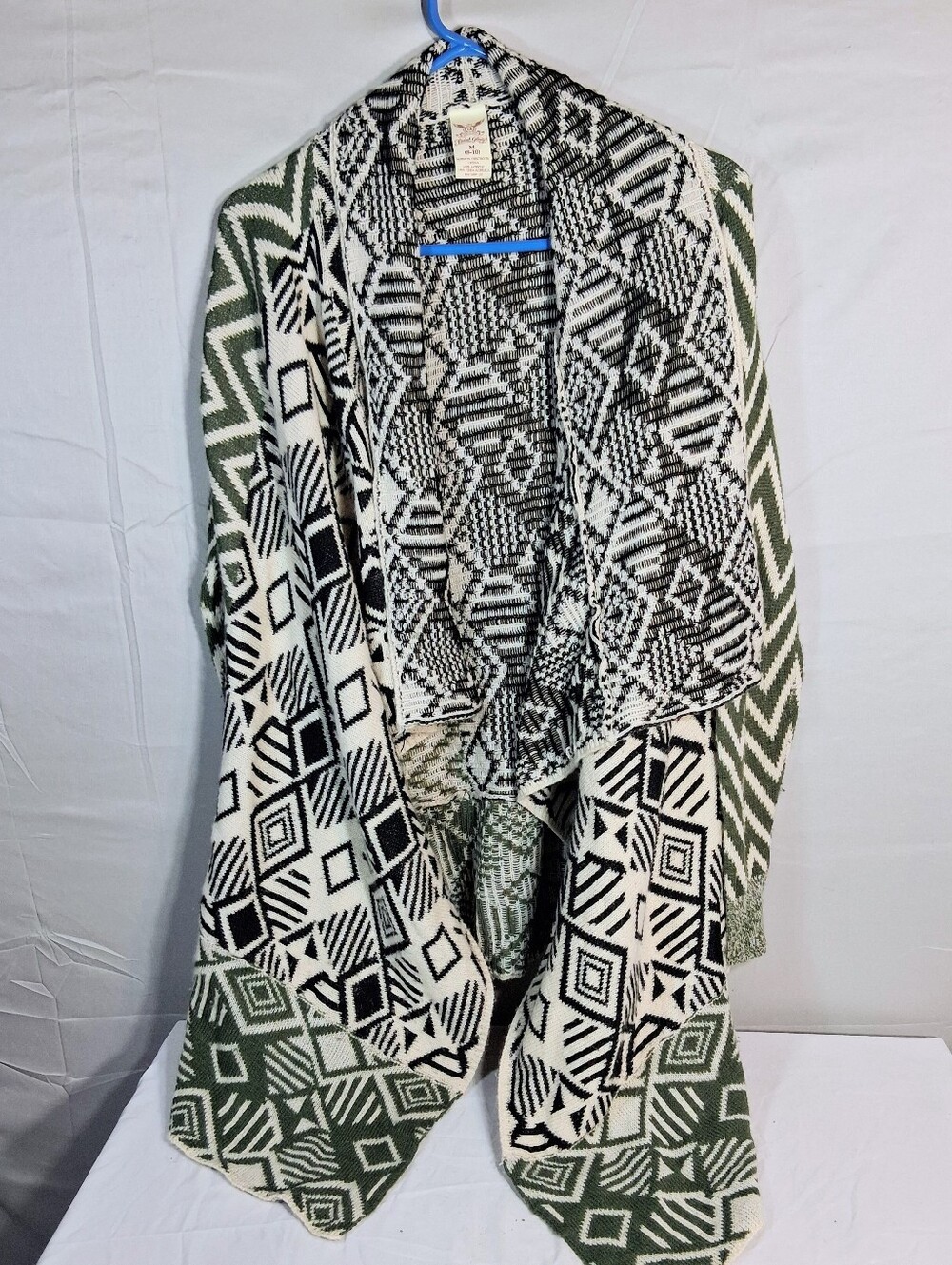 Women's M Jacquard Knit Draped Open Front Asymmetrical Long Sleeve Shawl